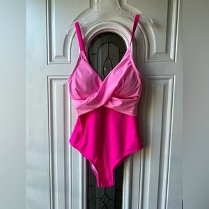 B2prity swimsuit for women. Size: medium. Pink.